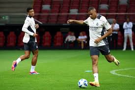 郭振明接替姚明成为中国篮协主席：努力为实现“三大球”振兴做贡献新华社.